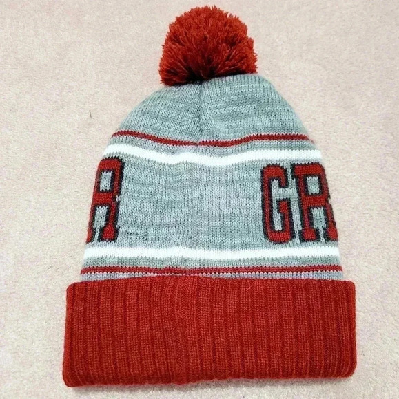 Harry Potter Gryffindor Knit Cuff Pom Pom  Beanie hat Burgundy Gray Patch OS - Picture 2 of 7